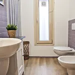 Varennahouse Lory *