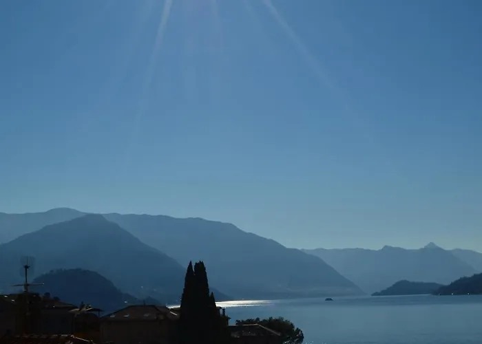 Varennahouse Lory Daire *